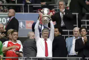 Arsene_Wenger_with_FA_cup.jpeg
